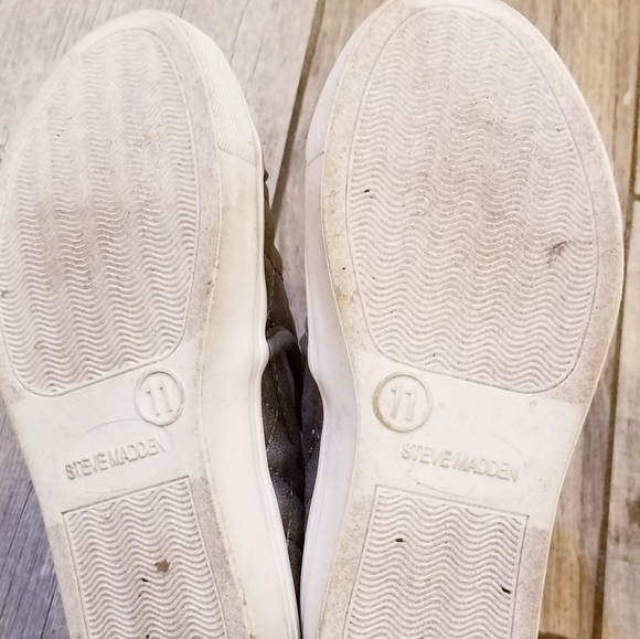 Steve Madden silver girls quilted slippon sneakers - Picture 4 of 6